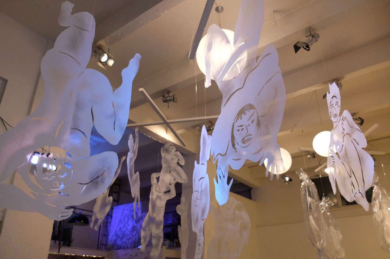 Installation "Les Pantins" à la Galerie l'Aiguillage en 2012